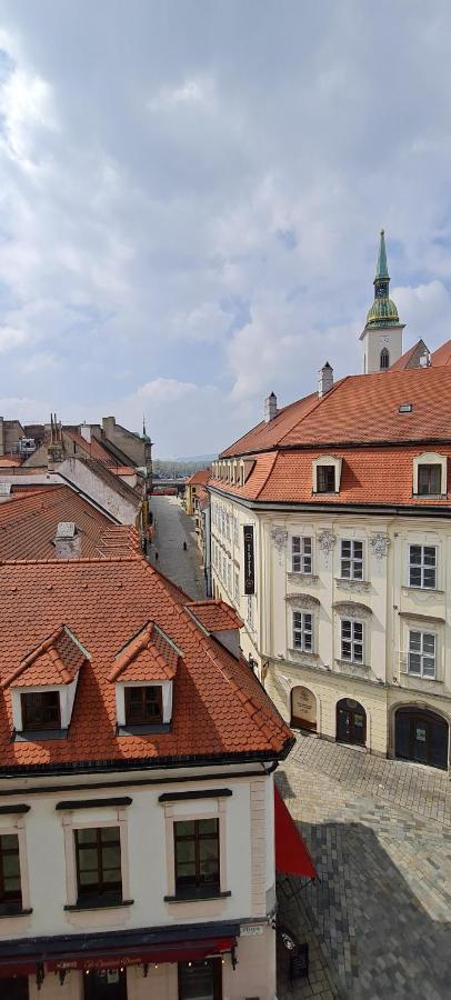 Extralarge Queen Room In The Heart Of Bratislava With Terrace Exterior foto
