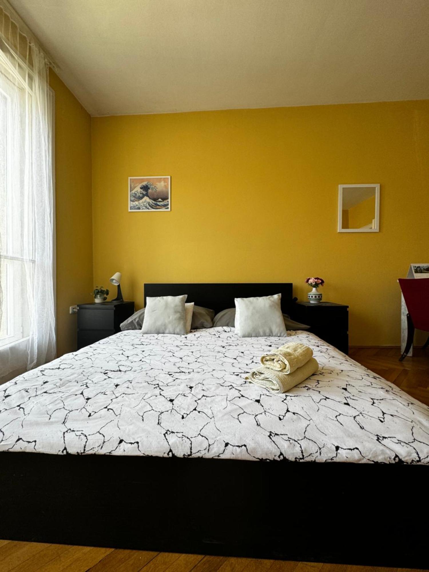 Extralarge Queen Room In The Heart Of Bratislava With Terrace Exterior foto